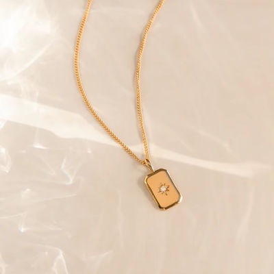 Collier pour enfants en argent sterling 925 plaqué or avec petite étoile rectangulaire