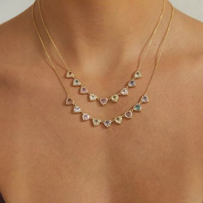 Collier en forme de cœur en saphir et en zirconium cube
