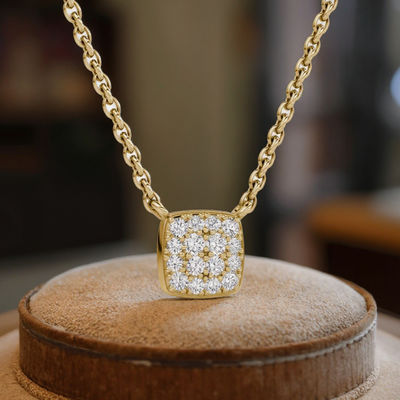 Collier pendentif carré en argent sterling 925 plaqué or 18 carats avec oxyde de zirconium