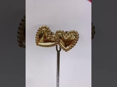 Cerise en argent plat